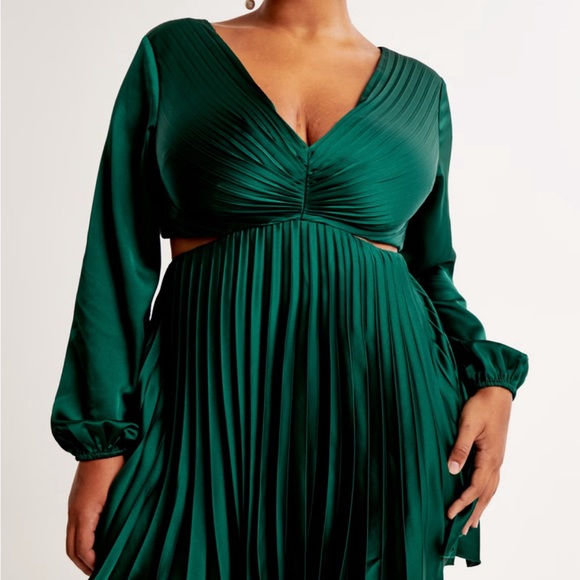 Abercrombie & Fitch, The A&F Giselle Pleated Cutout Mini Dress, Green - Picture 3 of 5